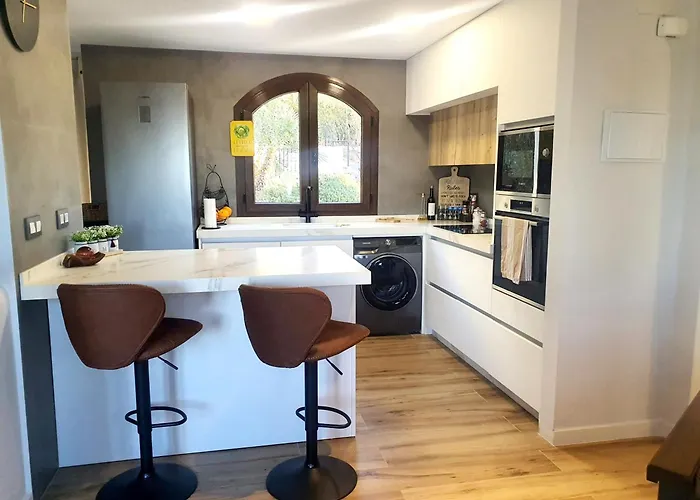 Сasa de vacaciones Carolinas Paradise Stunning With Golf Pool Views At Club