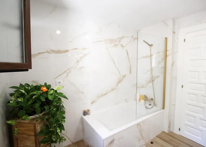 Carolinas Paradise Stunning With Golf Pool Views At Club