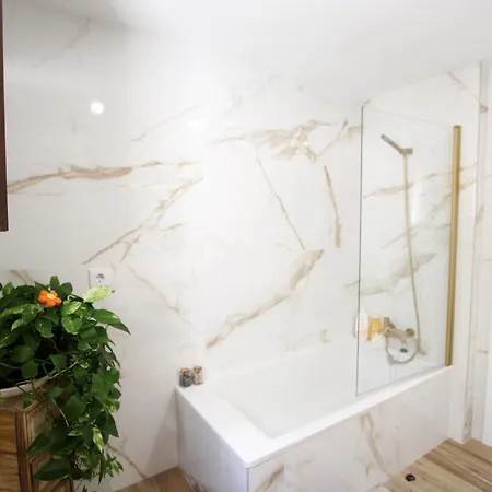 Carolinas Paradise Stunning With Golf Pool Views At Club